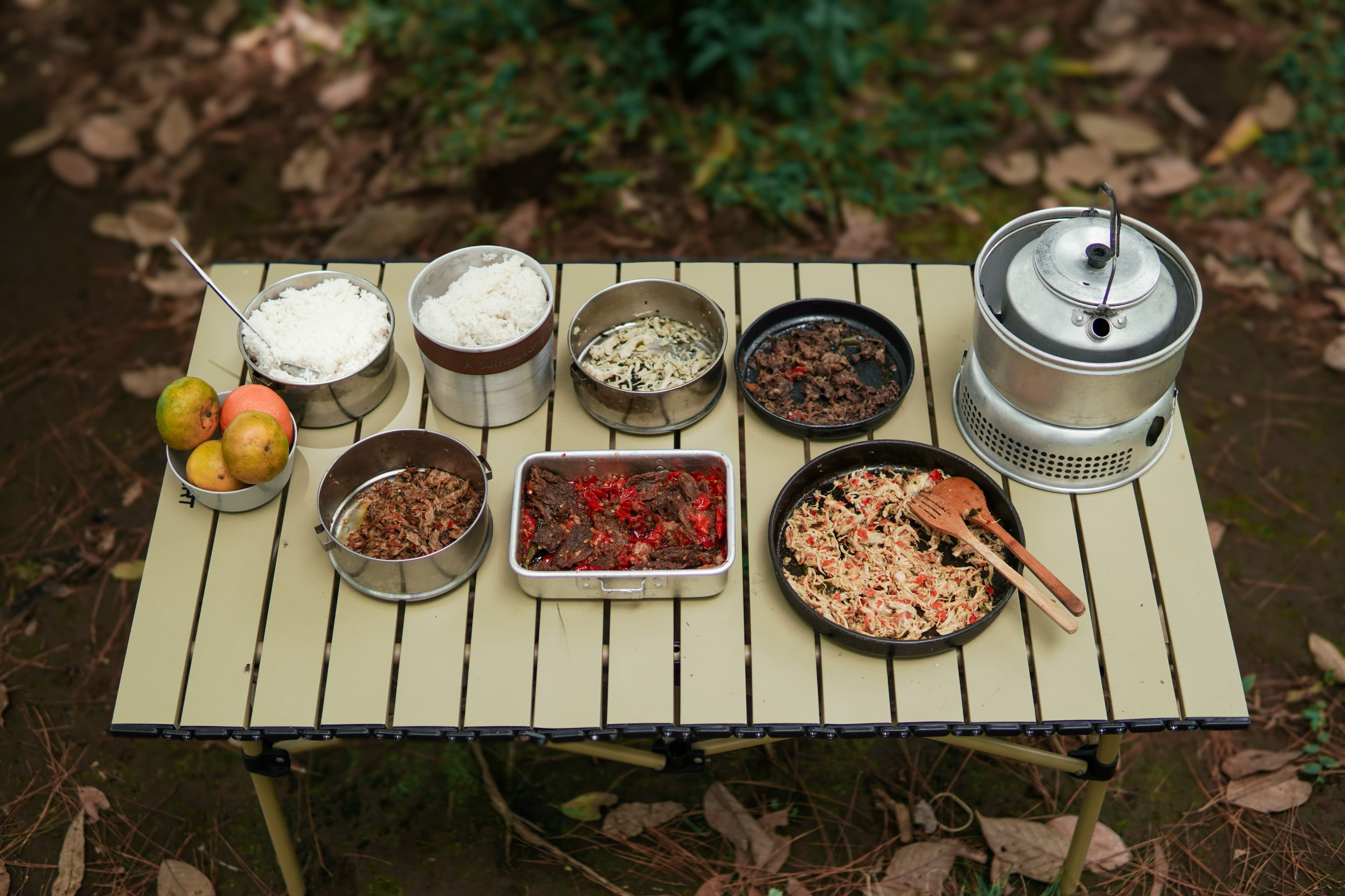 Makanan Siap Saji di Kemah